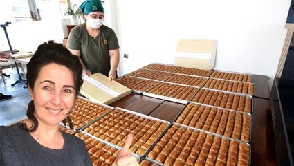 Karantinadaki kadın mühendis, yurt çalışanlarına teşekkür için 30 tepsi baklava ısmarladı