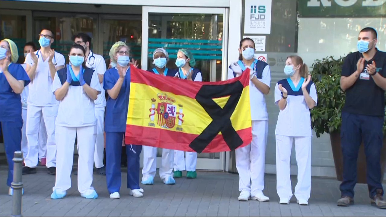 Continúan los aplausos a los sanitarios en la Fundación Jiménez Díaz