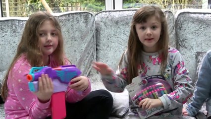 Sophia, Isabella e Alice na Sala