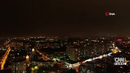 İstanbul'da şimşekler geceyi aydınlattı