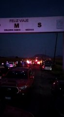 Rompen cuarentena para jugar arrancones de autos y frente a policías