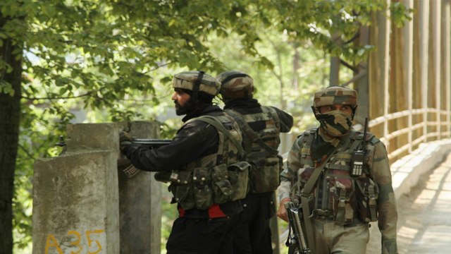 JK: 5 army personnel martyred in encounter with militants