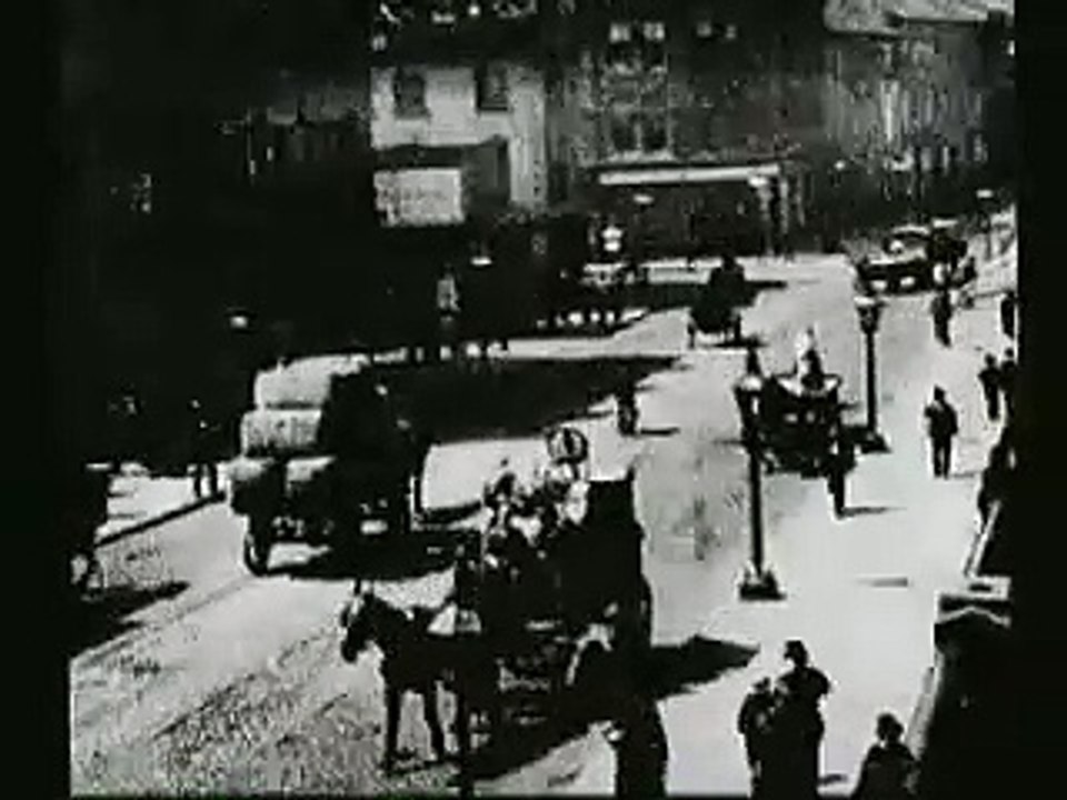 Traffic Crossing Leeds Bridge (El Puente de Leeds)