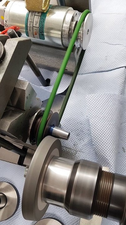 Finish-grinding/Fertigschleifen HBM U3 spindle cone/Spindelkonus