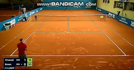 Il Lob Tweener di Dustin Brown (Credit: @exo_tennis)