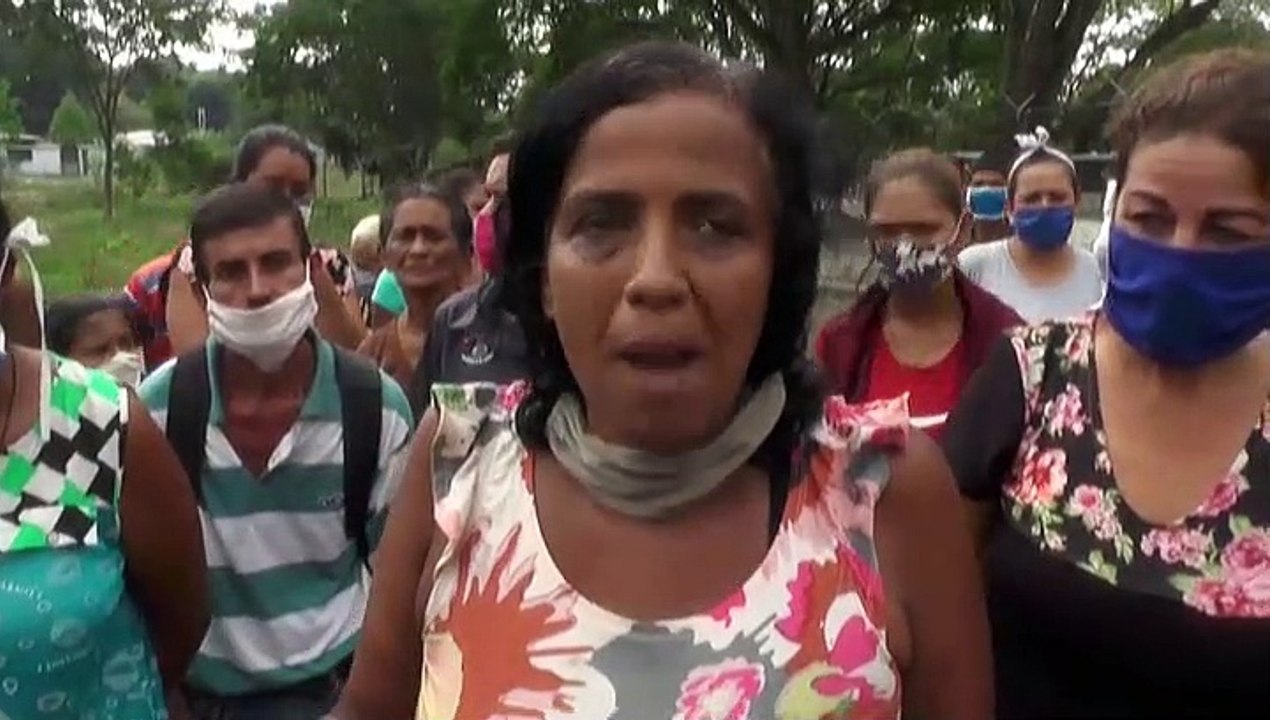 Familiares de los presos de la cárcel de Venezuela donde hubo 46 muertos, piden explicaciones
