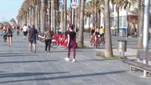 Segundo día con el paseo de la Barceloneta lleno de deportistas