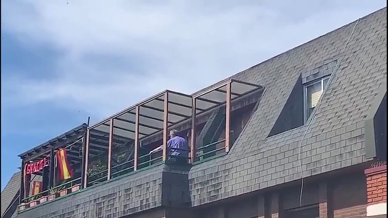 La Policía negocia con un octogenario que ha disparado desde su casa.