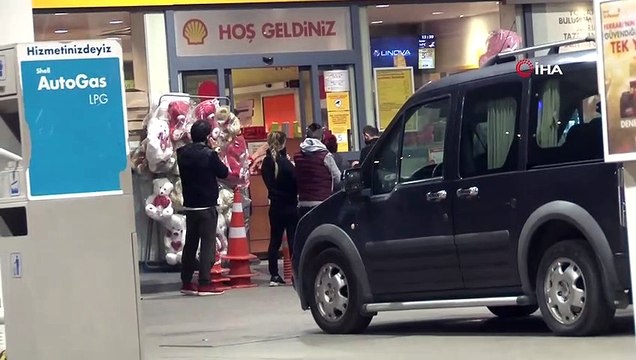 Sokağa Çıkma Yasağı Bitti Vatandaşlar Benzin İstasyonlarına Akın Etti