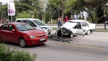 Otomobil ile hafif ticari araç çarpıştı: 3 yaralı