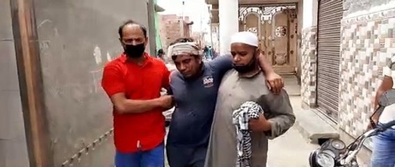 शामली पुलिस को देकर भागा युवक दरवाजे से टकराकर हुआ घायल