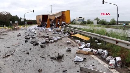 Edirne'de TIR ile kamyonun çarpıştığı kazada 1 kişi öldü