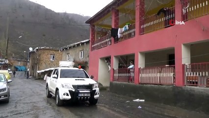 Köy Köy Dolaşıp Evde Kalanlara Müzik Şöleni Yaşatıyorlar