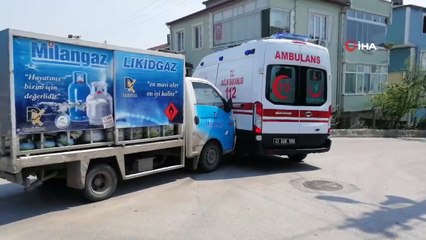 Körfez'de Trafik Kazası, Boş Sokakta İçinde Hasta Olan Ambulansla Çarptı
