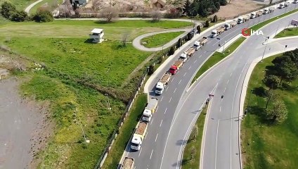 Atatürk Havalimanı’nda Çevresindeki Kilometrelerce Kamyon Kuyruğu