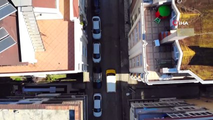 ‘Fizik Minibüsü’ İle Topladığı Kitapları Öğrencilere Ücretsiz Dağıtıyor