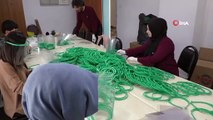 Okullar Fabrika Gibi Çalışıp Siperlik Maske Üretiyorlar