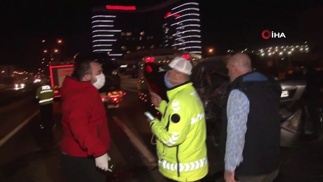 E-5'te Trafik Kazası, Otomobil ile Ticari Araç Çapıştı; 3'ü Ağır, 5 Yaralı