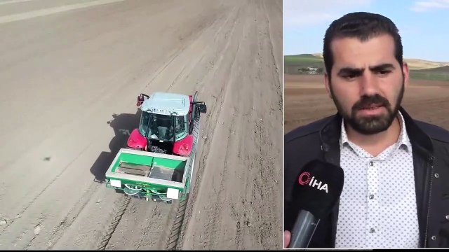 Çiftçiler Koronavirüse Rağmen Tarla Sürüp, Tohum Ekiyor