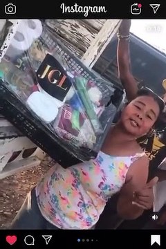 Lo hizo de nuevo Alejandrina; entrega despensas y juguetes con la figura de “El Chapo” Guzmán