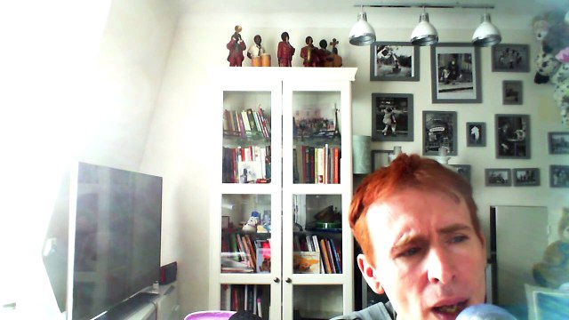 Wiwi égratigne burning house de Cam