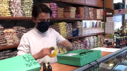 Tezgahtaki Hurmalar Kargoyla Evlere Gönderiliyor