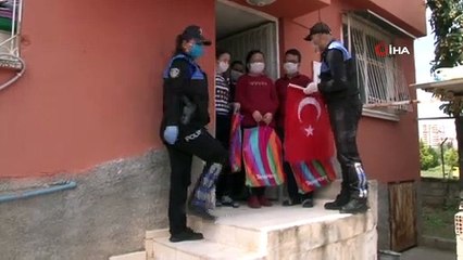 Üçüz Şehit Çocuklarına Polislerden 23 Nisan Jesti