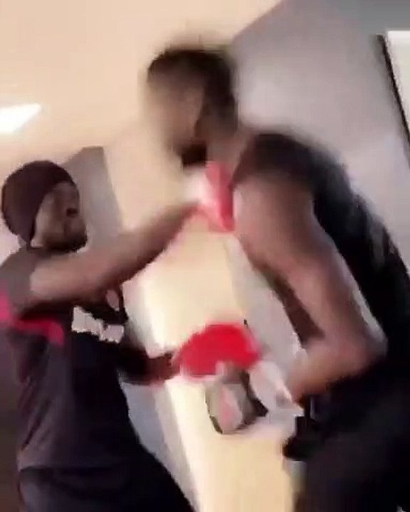 Cheikhou Kouyaté  s’entraîne au Boxe