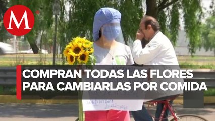 Jóvenes apoyan a floricultores haciendo intercambio de sus productos
