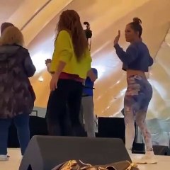 Jennifer Lopez ve Shakira’dan kalça şov!