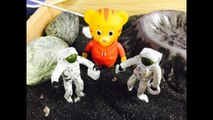 SPACE CENTER Museum Astronaut Visit- Daniel Tiger's Neighbourhood Toys Video-