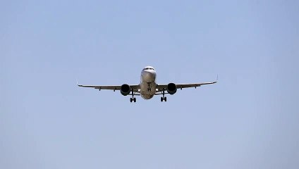 Frontier Airlines A-320neo arriving at St. Louis, Lambert Intentional Airport