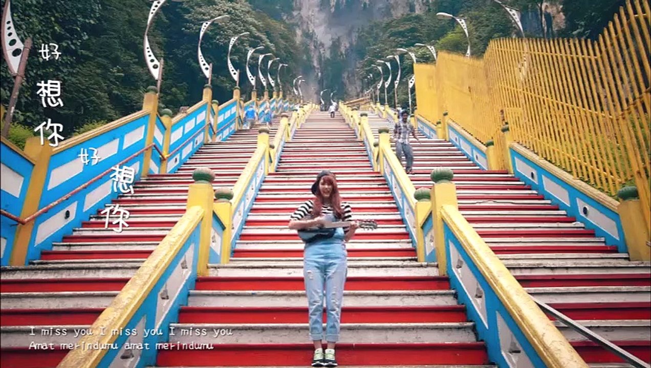 Cư dân mạng xôn xao về chi tiết kinh khủng xuất hiện trong đoạn clip dễ thương này