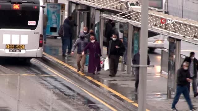 Kısıtlamanın sonrasında İstanbul'da yeniden hareketlilik başladı