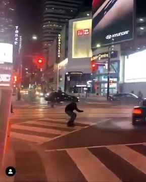 Ce conducteur a eu le mauvais jour. En réalisant un drift, il a été surpris par la police