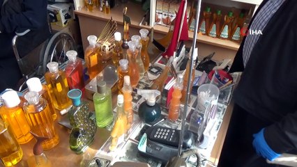 Eşinden Habersiz Biriktirdiği 3 Bin Şişe Kolonyaya Gözü Gibi Bakıyor