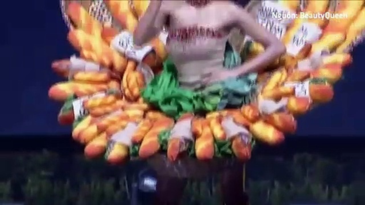 Hen Niê phần thi trang phục dân tộc