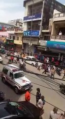 खुले मयखाने, लगी लंबी कतारें, दिल्ली, यूपी और छत्तीसगढ़ में सोशल डिस्टेंसिंग का मजाक