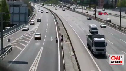 TEM'de çocukların tehlikeli oyunu kamerada