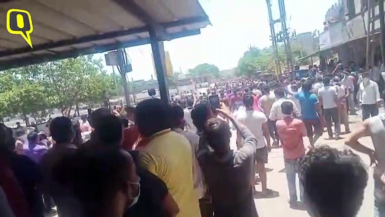 Lockdown 3.0: Agitated Migrants in Surat Hurl S...