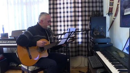 Sağlık çalışanlarına "şarkılı" destek