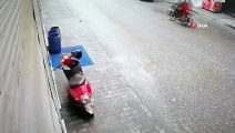 Motosiklette bırakılan cep telefonunu böyle çaldı