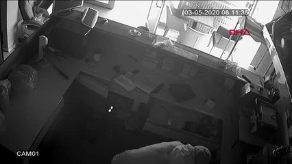 BURSA 13 yaşındaki şüpheli, bir saat arayla 2'nci kafeyi soyarken yakalandı