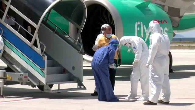 SUUDİ ARABİSTAN'DAN GELEN 150 KİŞİLİK TÜRK KAFİLESİ YURTLARA YERLEŞTİRİLMEK ÜZERE HAVALİMANINDA-2