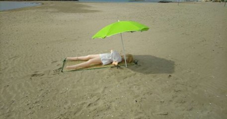 Hérault : les gendarmes pensaient verbaliser une femme à la plage, c'était une poupée gonflable