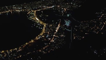 Cristo Redentor ganha máscara