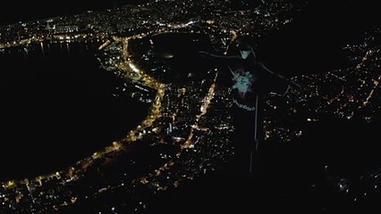 Cristo Redentor ganha máscara