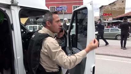 KONYA Şüpheli çantayı izleyebilmek için sosyal mesafeyi unuttular