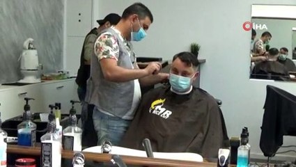 Almanya'da kuaförler 42 gün sonra yeniden açıldı