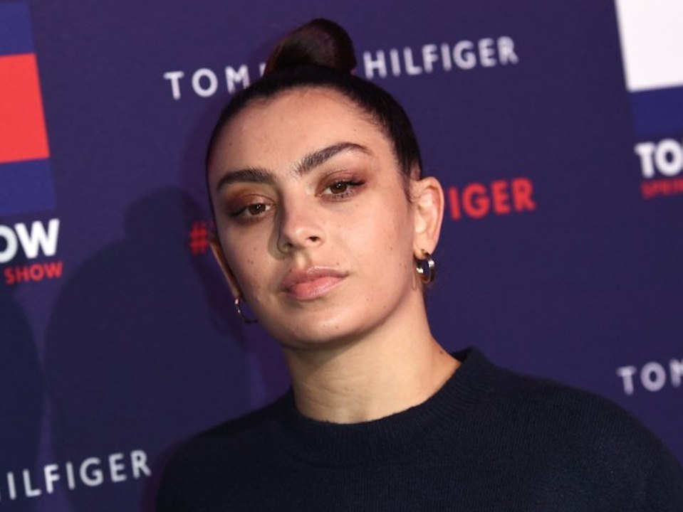 Experiment am Greenscreen: Charli XCX lässt Fans Musikvideo bearbeiten